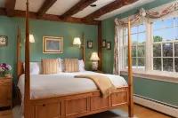 Inn at the Round Barn Farm Hotels in Waitsfield