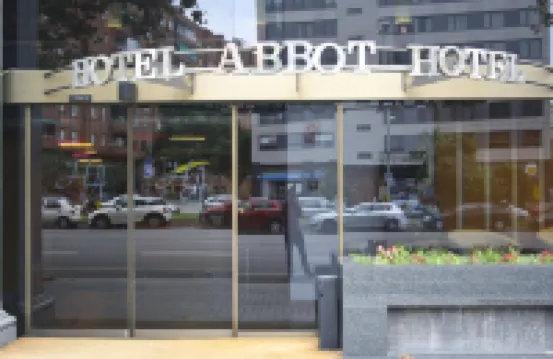 Hotel Abbot โรงแรมใกล้สถานีรอกาฟอร์ต