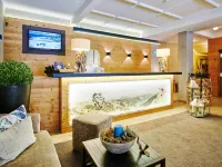 Modern Suite Directly on the Ski Slope Hotels in Saalbach