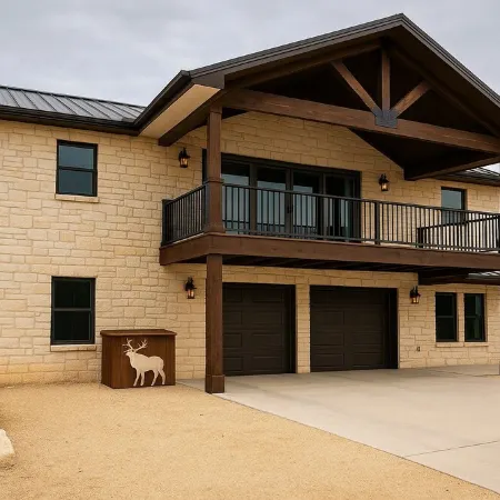 Spacious 5-bedroom house with a private pool on the golf course.
