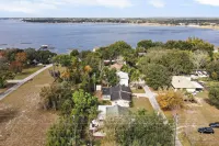 Cozy Retreat Near Crooked Lake with Gym, Games & Deck Views Hotels in Babson Park