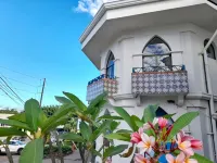 Zulu Surf Hotel Tamarindo Hotels near EK Art Jewelry Tamarindo - Jewelry inspired by nature
