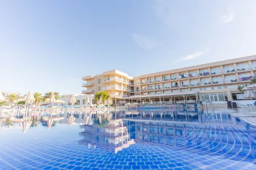 Minura Sur Menorca & Waterpark Hotels in Punta prima