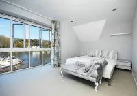 The Oars - Riverfront Property
