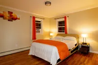 Cheerful & Beautiful 3-Bedroom Ranch Hotels in Lido Beach