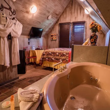 The Anniversary Inn - South Temple Отели рядом с достопримечательностью «Сад Red Butte»