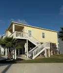 Charming Coastal Cottage with Community Pool