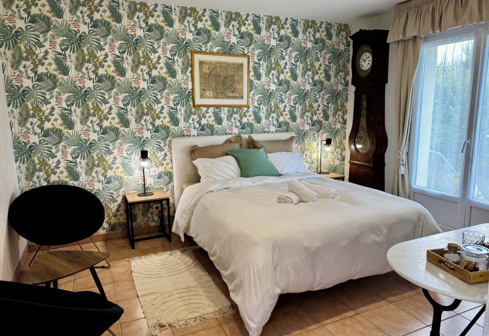 3. 샴브르 도텔 레..