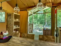 Glamping Tent in Tranquil Park Hotels in Dalfsen