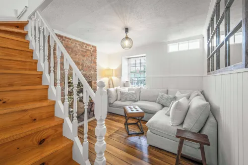 Stylish 3 Bedroom Townhouse - Hobart CBD - Bungalows