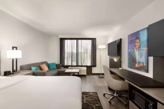 多森拉昆塔温德姆套房酒店