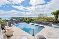 Orakei Grandeur Mansion with Sea Views & Pool - Private Pools