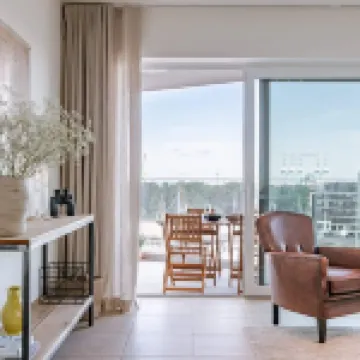 أبارتمنت ويذ فيو أوف ذا بورت أوف زيبروج