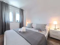 Villa with Heated Pool Hotels in Seline