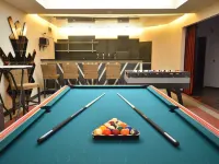Superb House for Family Group with Swimming Pool, Sauna, Hot Tub, Billiards - С бассейном