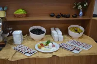 Piyes Otel - Breakfast