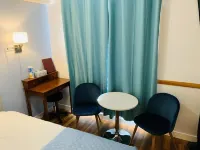 A Small Hotel Room for Mountain Lovers Отели в г. 