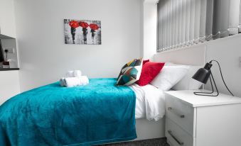 Leicester's Lyter Living