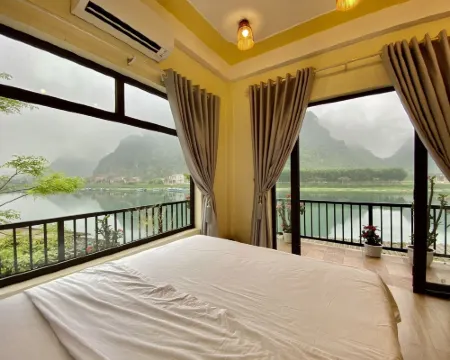 Phong Nha Coco Riverside Hotels in Son Trach