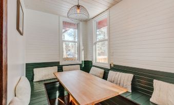 North House - Rocky Mountain Retreat- Enormous House Sleeps 23