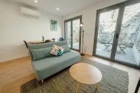 Courtyard Oporto Design Apartment K with Terrace Hotels in Campanha