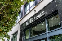 Ibis Styles Paris Villejuif Hotels near Fresque Femme Escargot