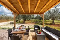 2770 Uliveto Valeria - Trullo Melograno by Perle di Puglia
