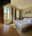 La Falaise Hotel - Homestays