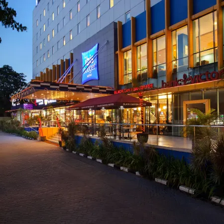 Ibis Budget Jakarta Cikini Отели рядом с достопримечательностью «Посольство Египта»