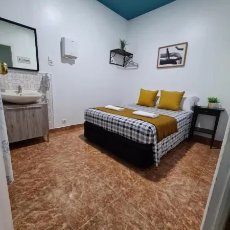 M-A Catrachos Rooms