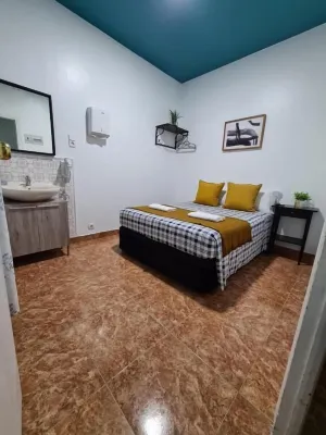 M-A Catrachos Rooms