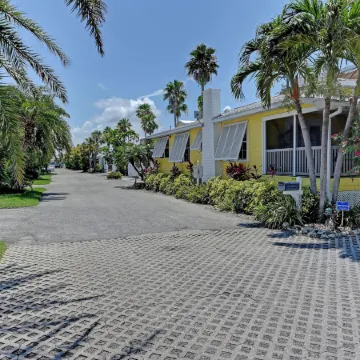 Tradewinds Beach Resort