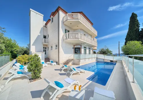 Hotel Riva Kaštela with Swimming Pool Hotels in Kaštel Novi