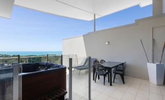 Azure Sea Airlie Beach Resort