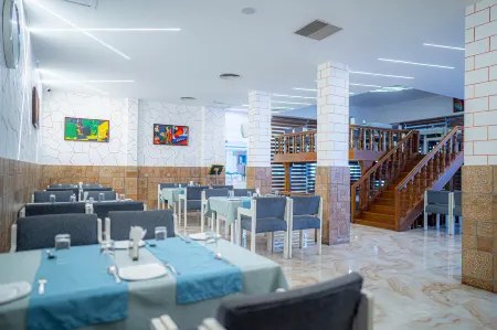 Casino Hotels Ltd Отели рядом с достопримечательностью «Chill vibes only»