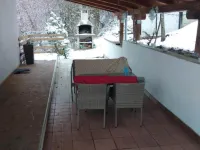 Plesivica Hillside Holiday Home with Hot -Tub Hotels in Cvetković