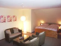 House Esling upper floor Hotels in Danschendorf