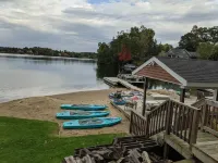 Charming 4-bedroom Saint Mary's Lake house in Battle Creek