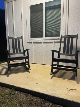 TWO PEAKS-North:NEW modern cabin-vaulted wood ceiling-Lake Texoma- AWESOME RATES