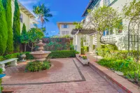 Panoramic Ocean Views and Entertainment Haven - Stunning Historic Retreat