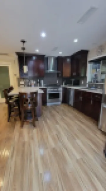 Guest House in Prime Area!