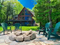 Private Dock and Breathtaking Views - Exquisite Lakefront Oasis