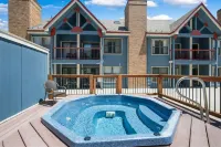Hot Tub, Pool and Garage Parking Amenities - Charming Retreat