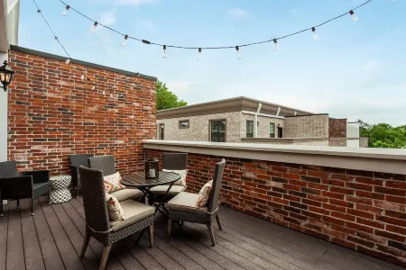 Outdoor Balcony and Bike Amenities - Stunning Luxury Haven