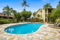 Ocean View Lanai and Sparkling Pool - Charming Island Retreat