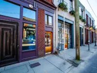 Spacious Old City Loft Hotels in Knox County