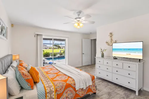 Solar Heated Salt Water Pool and BBQ Grill - Gorgeous Villa Oasis Hotels in Cape Coral