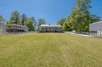 Private Boat Ramp and Kayaks with Stunning Views - Charming Lake Haven