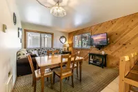 Partial Lake View and on-Site Sauna - Spacious Retreat Hotels near Donner Summit SNO-Park