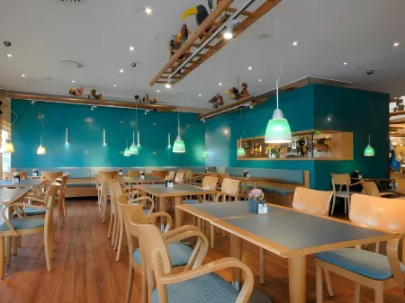 Hotel Leipheim Süd Отели в г. Клайнкёц